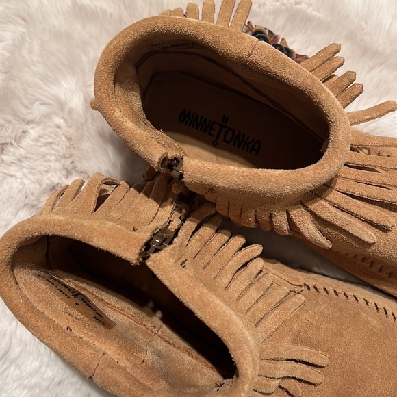 NEW Minnetonka fringe booties size 8 - Picture 5 of 6